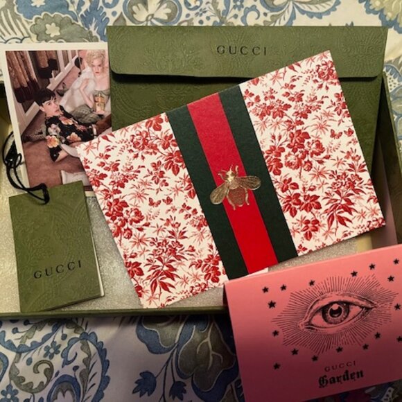 Gucci Box with (1) Gucci Garden Notecard with Envelope. - Picture 1 of 7